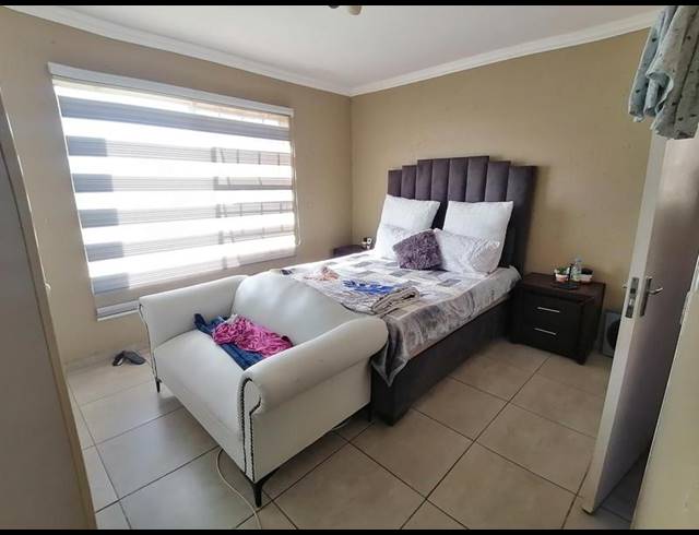 2 BEDROOM PROPERTY TO RENT IN SONNEVELD